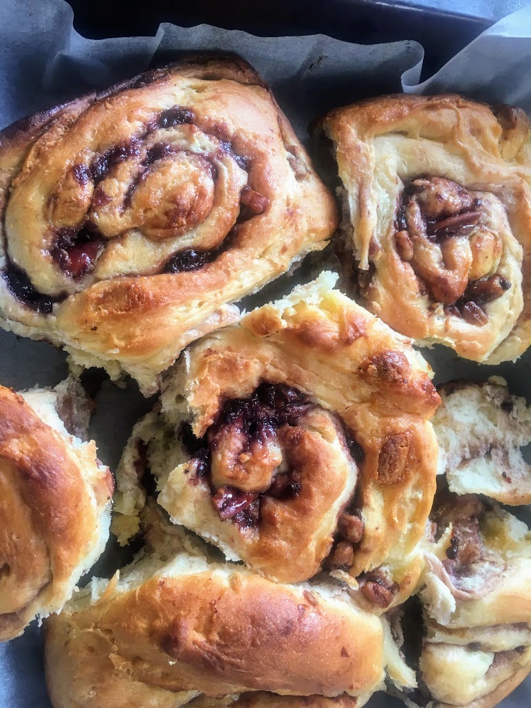 White Chocolate Raspberry Cinnamon Rolls