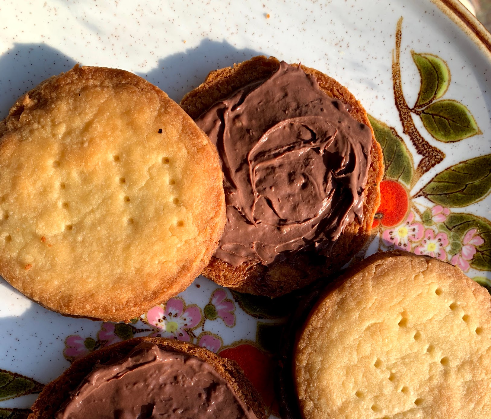 Chocolate Banana Sandwich Cookies